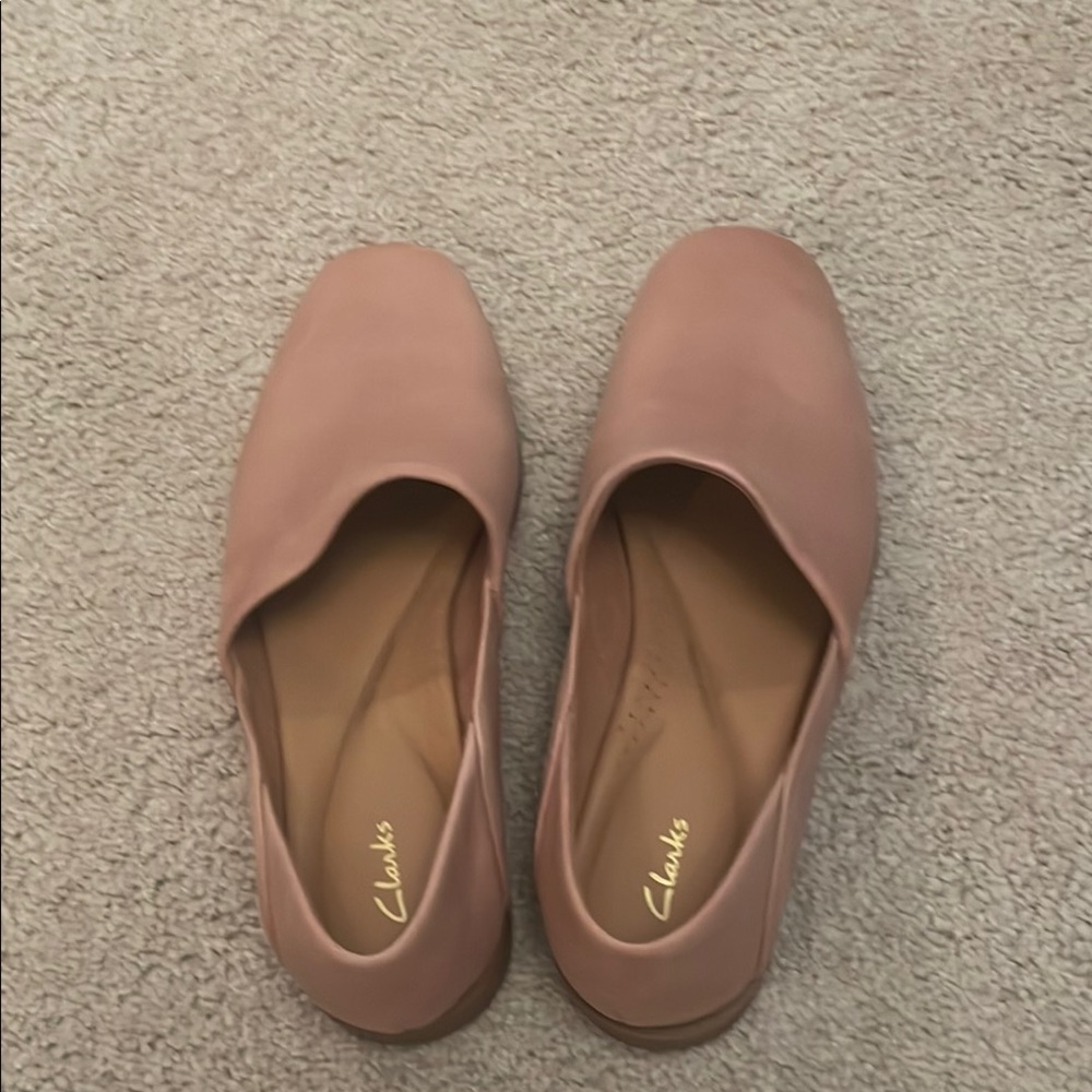 Clarks Women's Tan Loafers